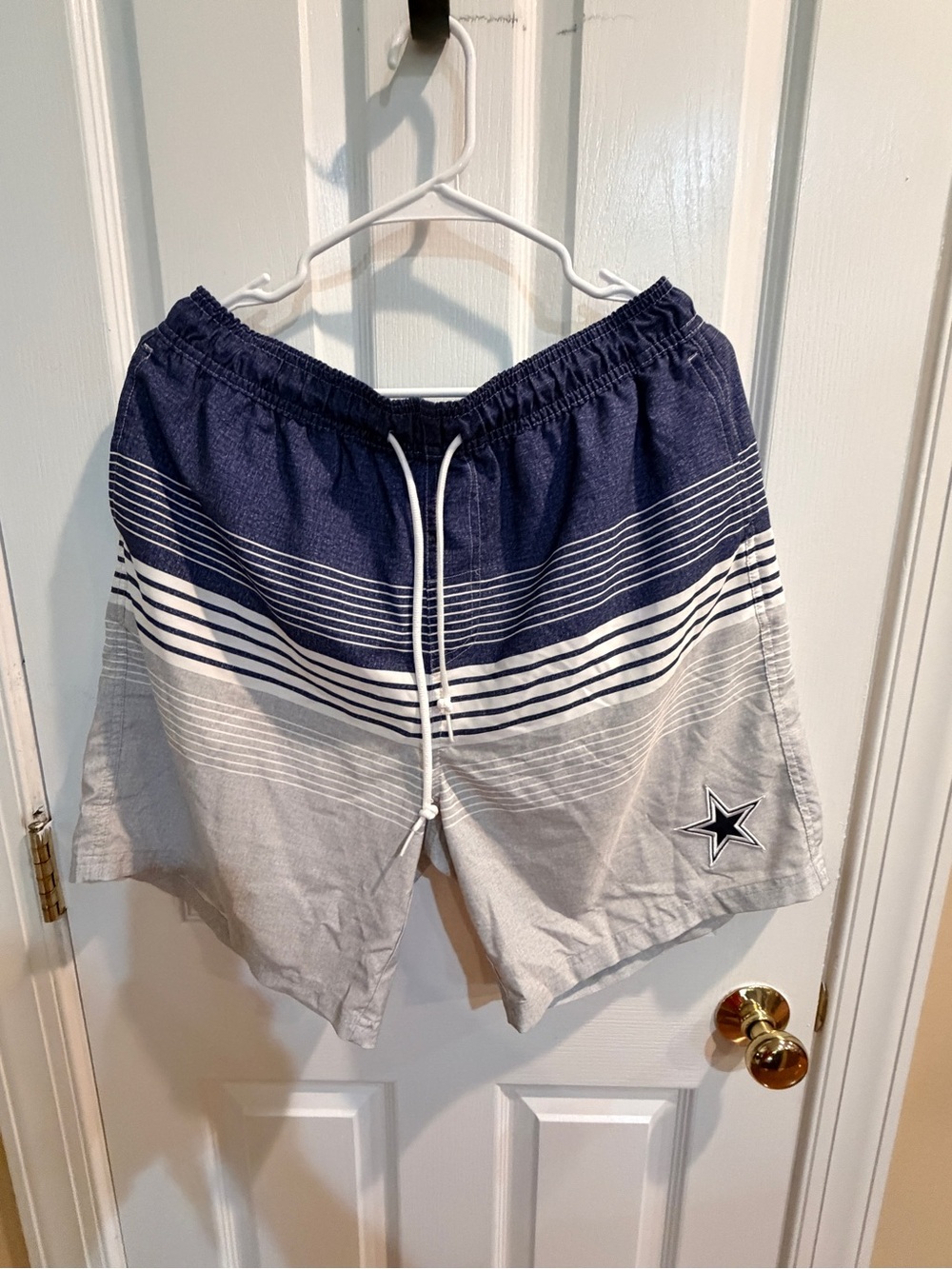 Men’s Dallas Cowboy Swim Shorts with Star Patch Size XL
